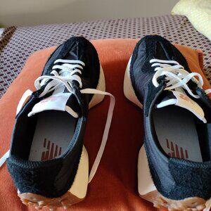 NEW BALANCE 327 Women Dark Blue, suede like fabric and cloth